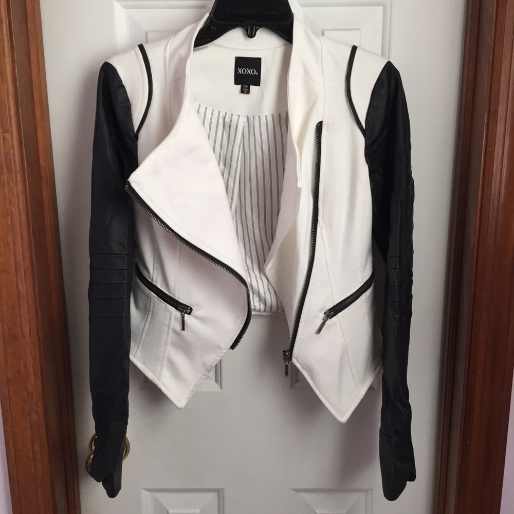 Black and White Blazer Zipper Pockets Leather
